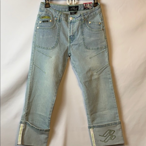 PlatinumPlush denim capris - Picture 1 of 6